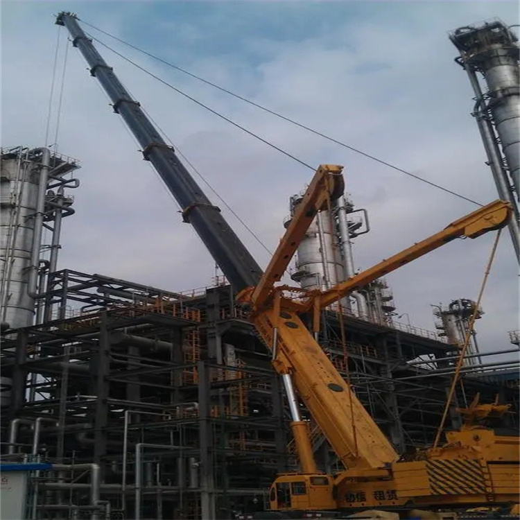 阳日镇吊板房的吊车